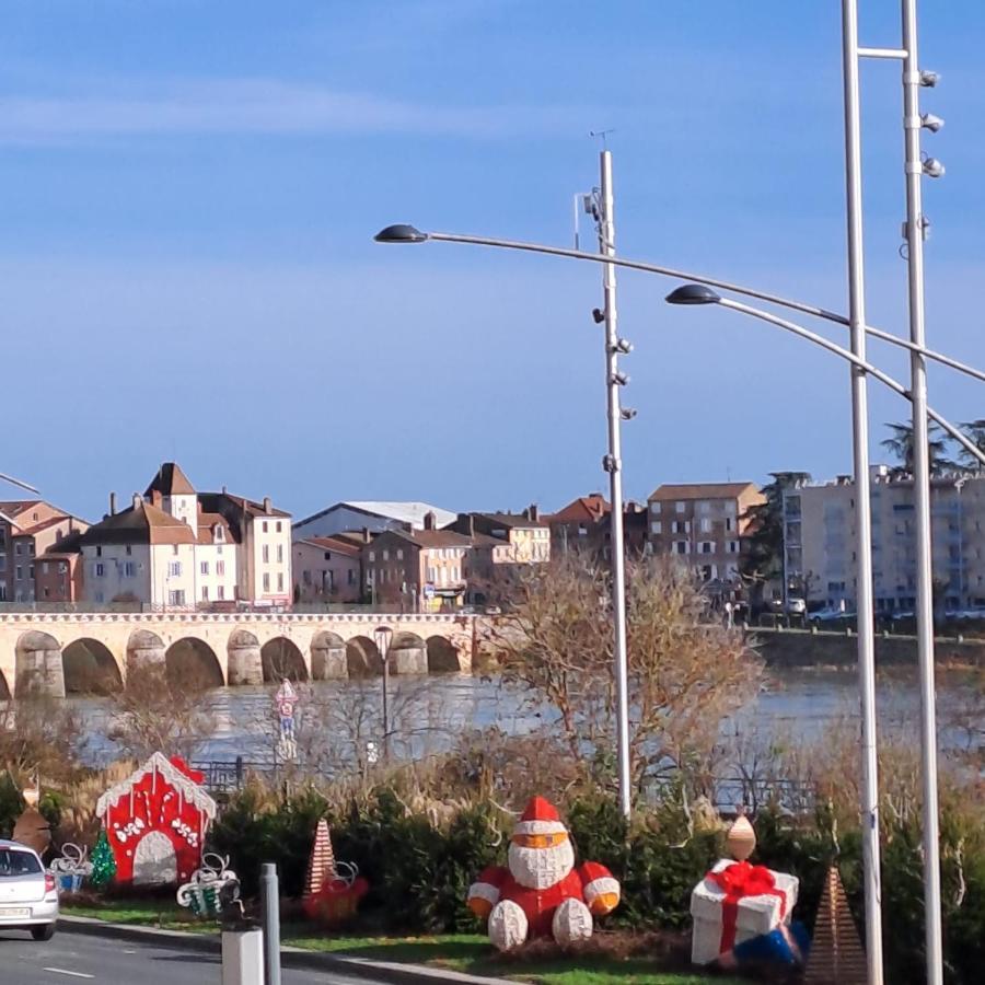 Center Macon Charmant Appartement Avec Vue Sur La Saone Ngoại thất bức ảnh