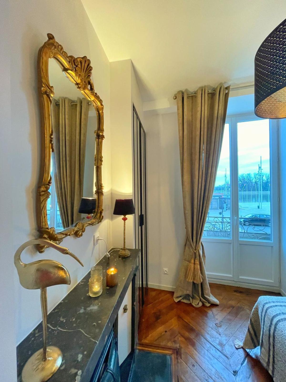 Center Macon Charmant Appartement Avec Vue Sur La Saone Ngoại thất bức ảnh