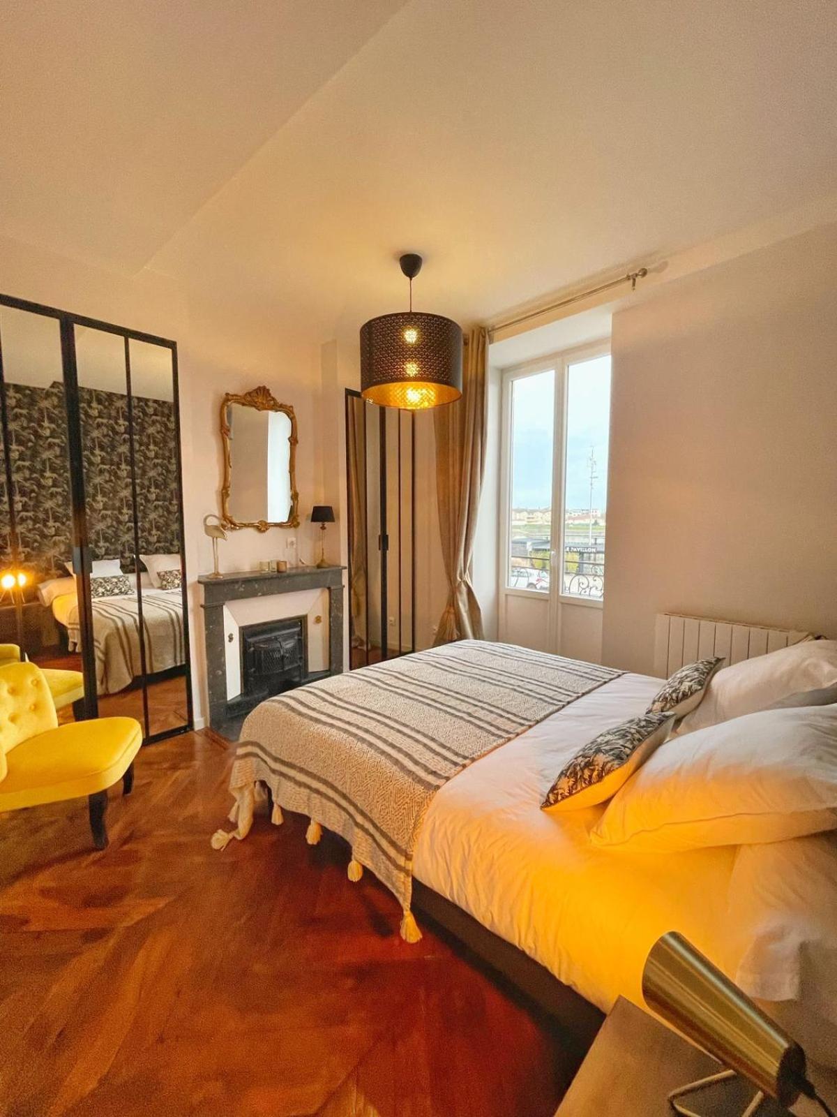 Center Macon Charmant Appartement Avec Vue Sur La Saone Ngoại thất bức ảnh